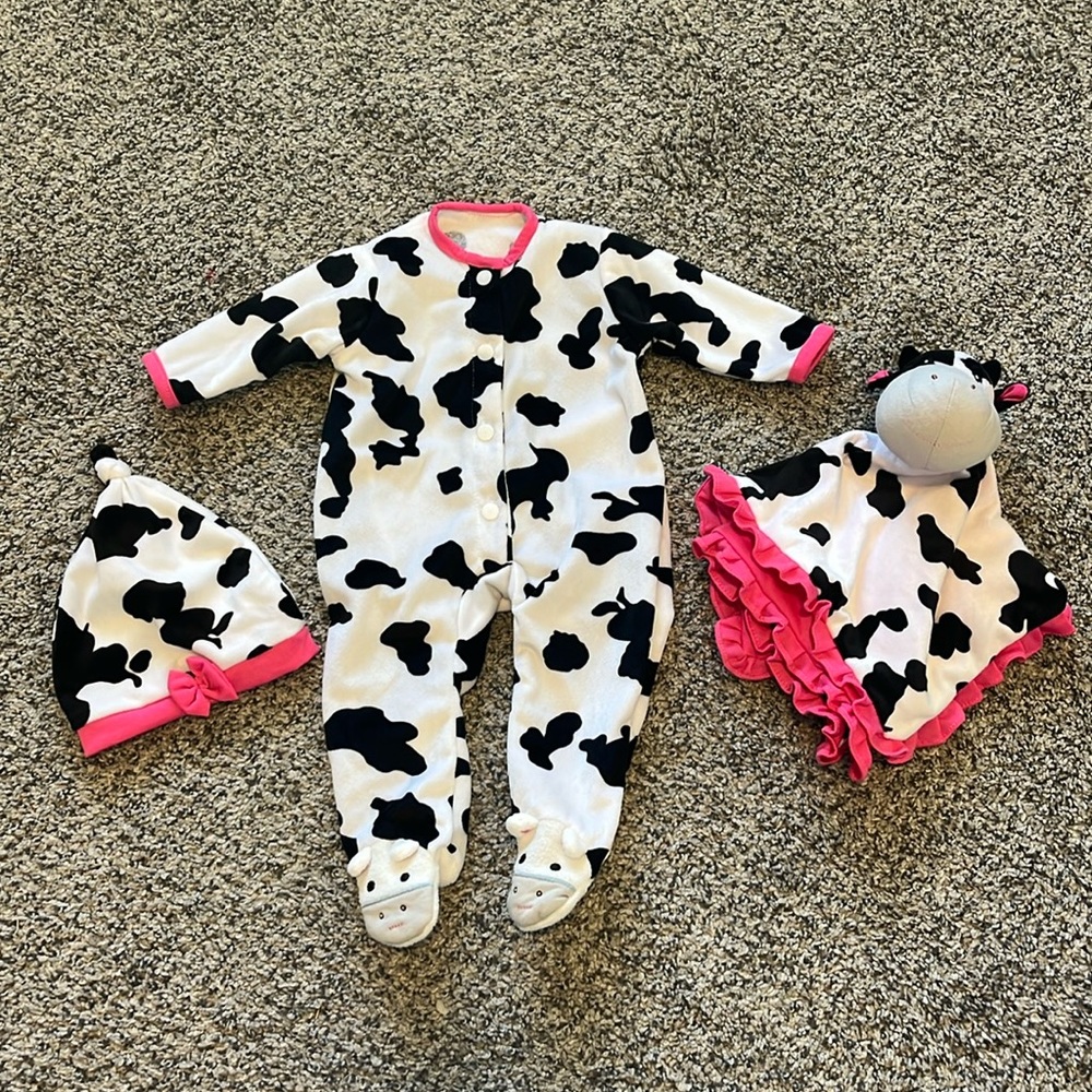 Cow Doll Outfit & Accessories
